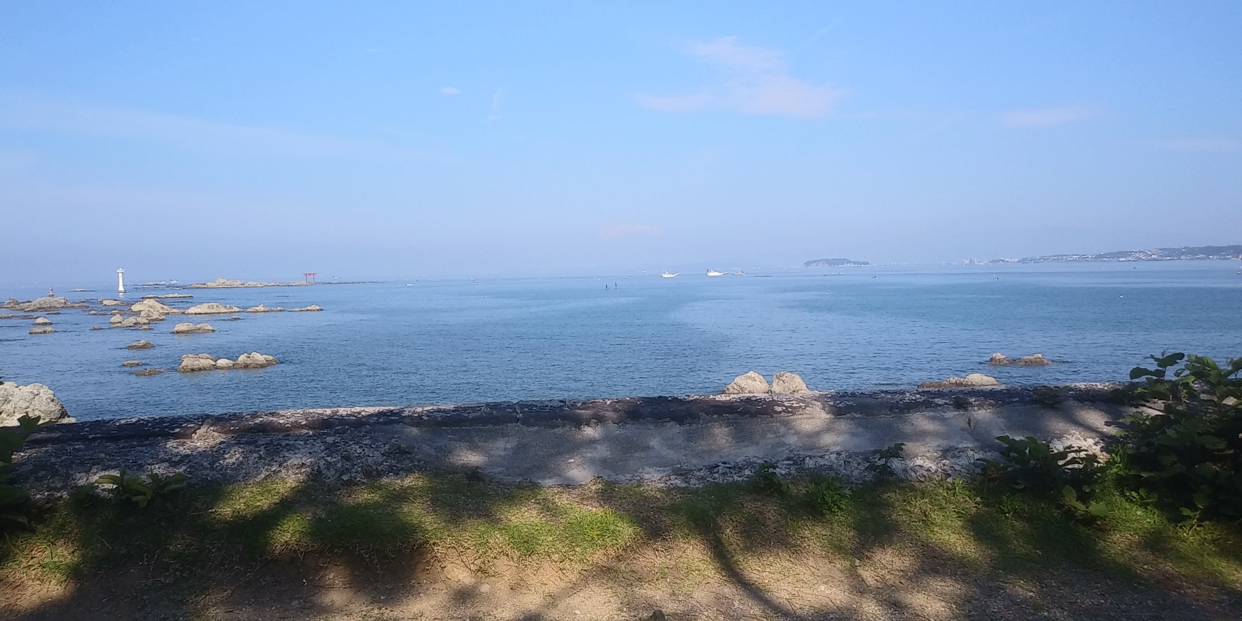 朝の森戸海岸