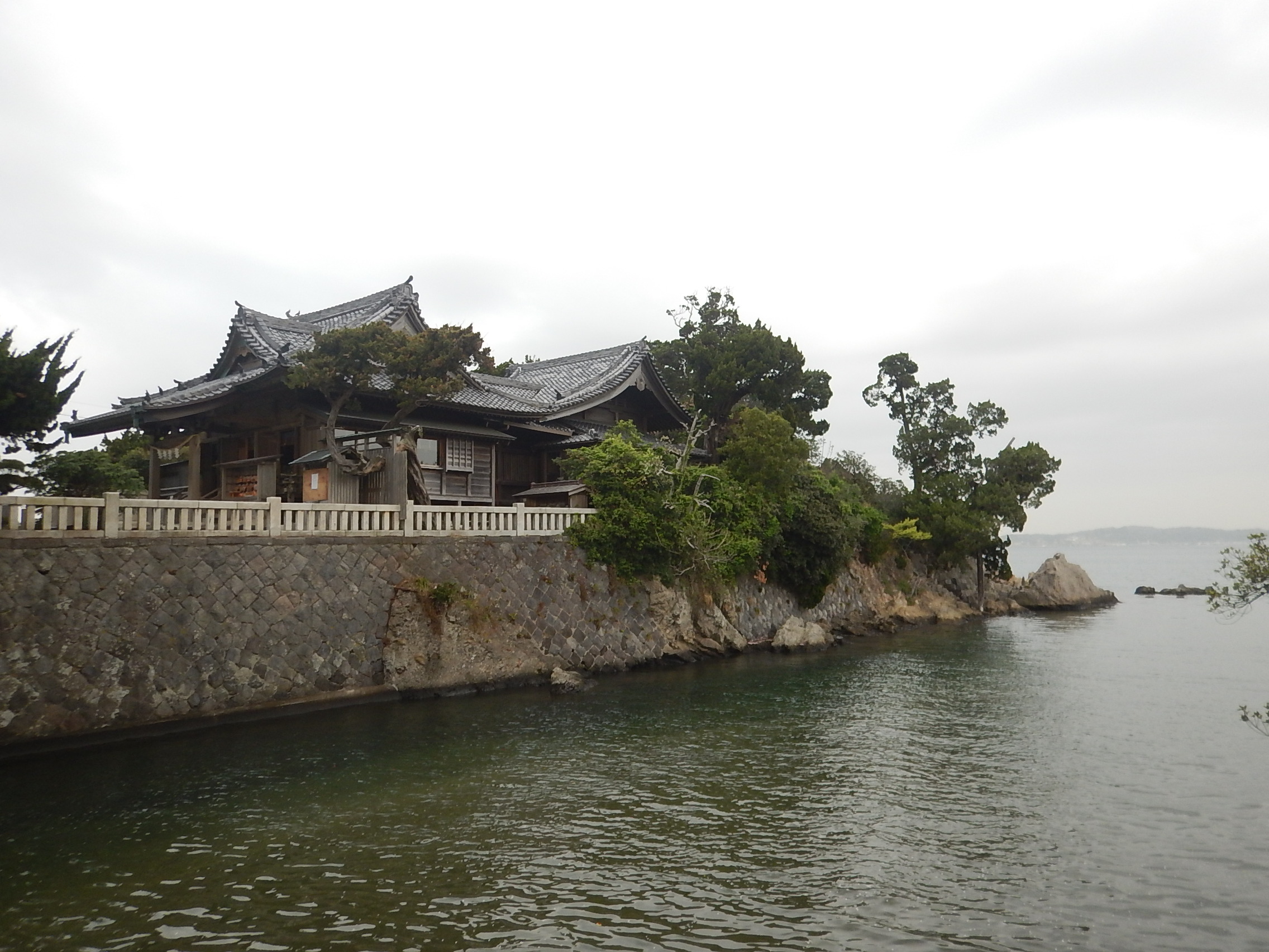 4月1日 朝の森戸海岸