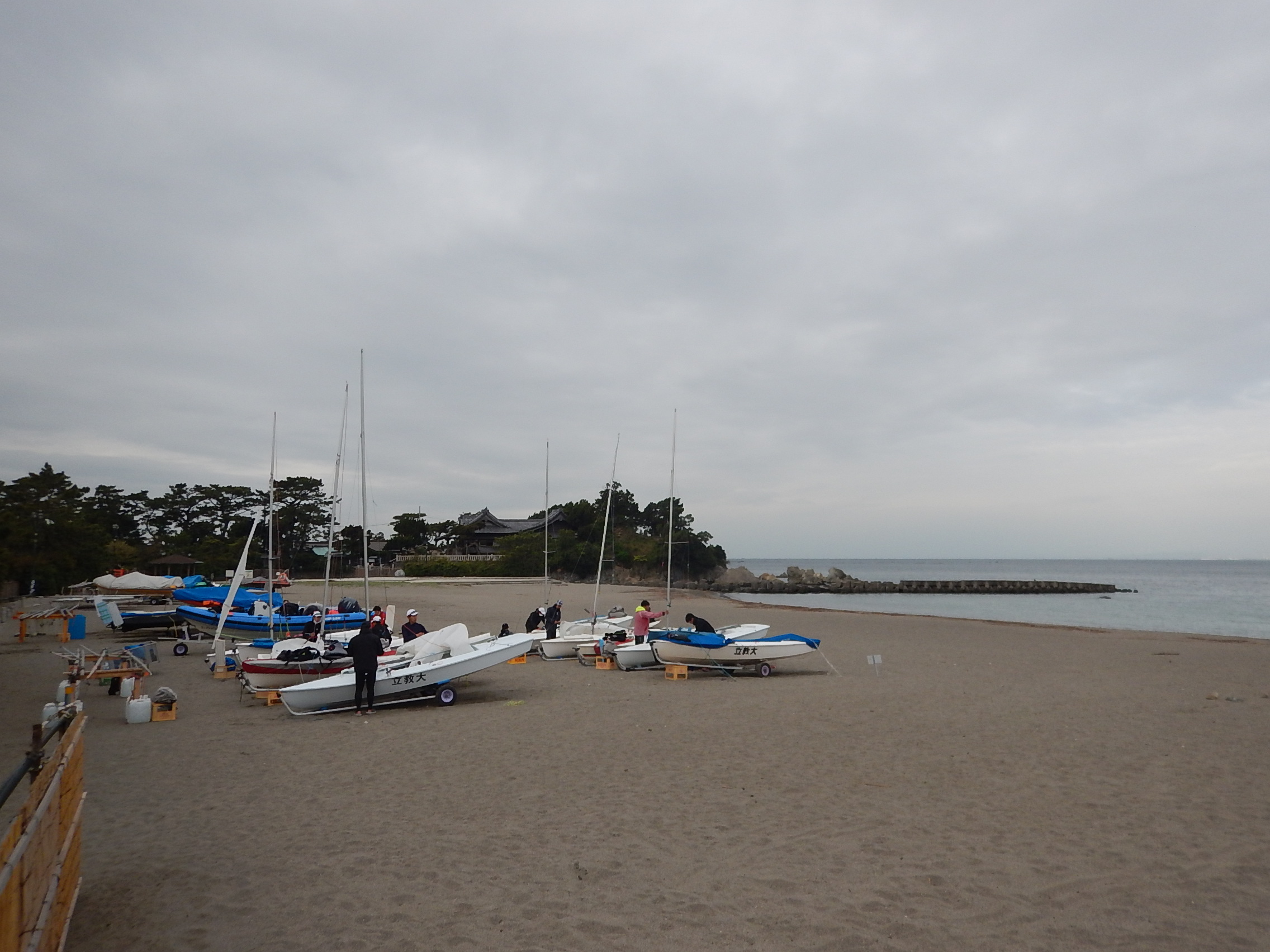 4月2日 朝の森戸海岸