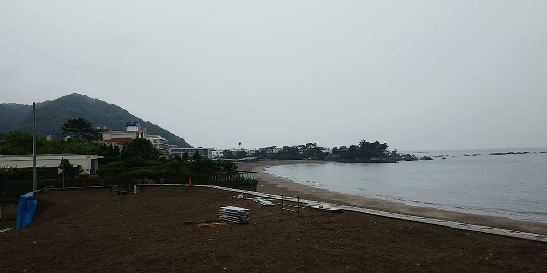 6月14日 朝の森戸海岸