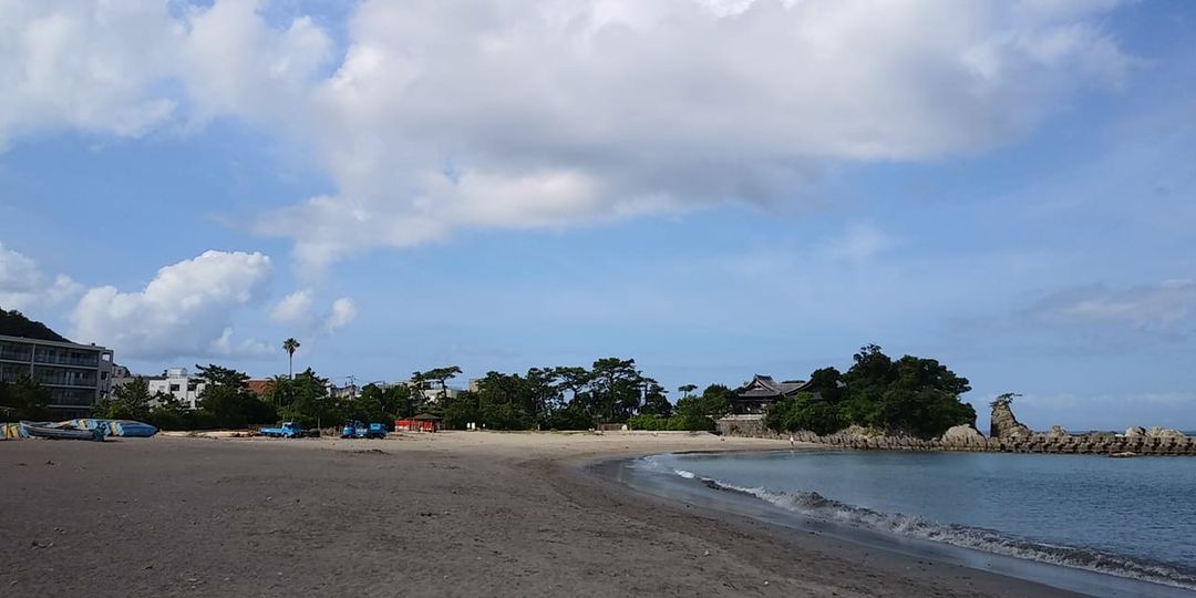 6月3日 朝の森戸海岸