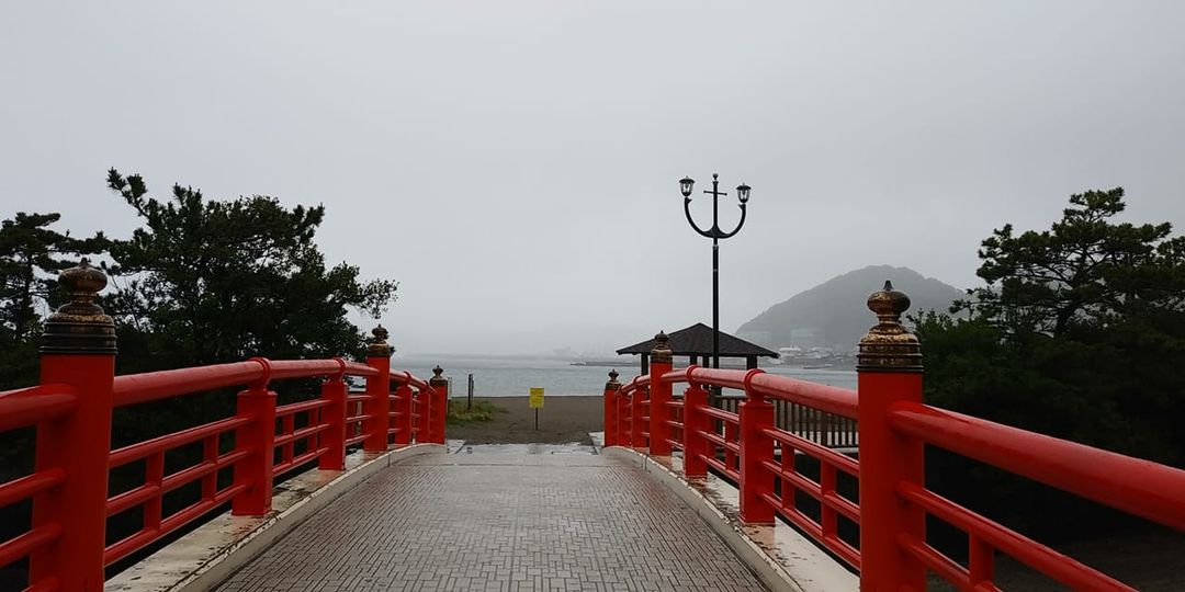 6月4日 朝の森戸海岸