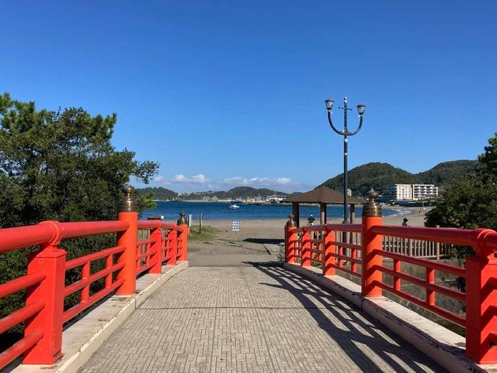 10月11日 朝の森戸海岸