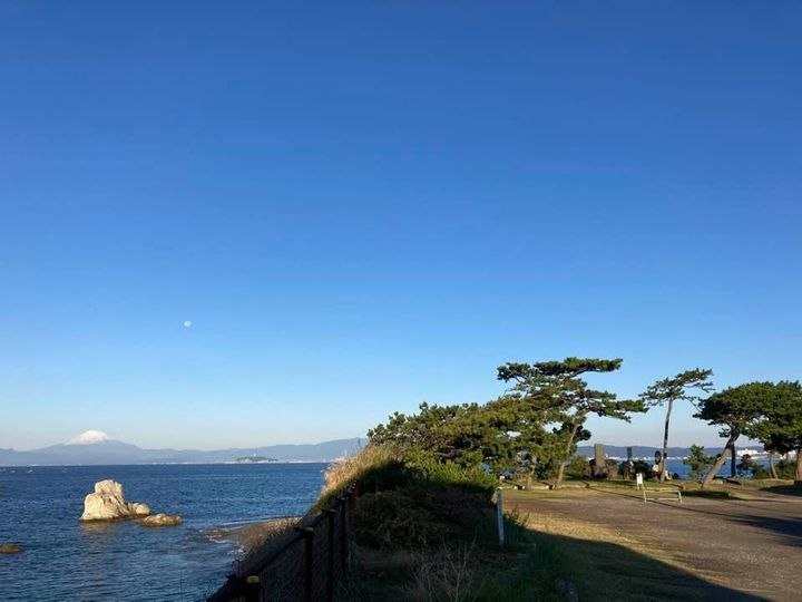 10月23日 朝の森戸海岸