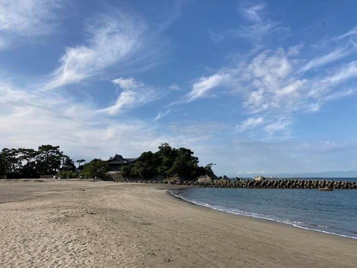 11月4日 朝の森戸海岸