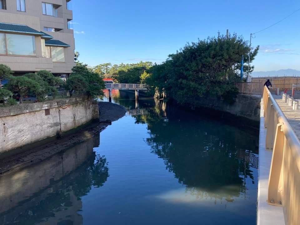 12月3日 朝の森戸海岸