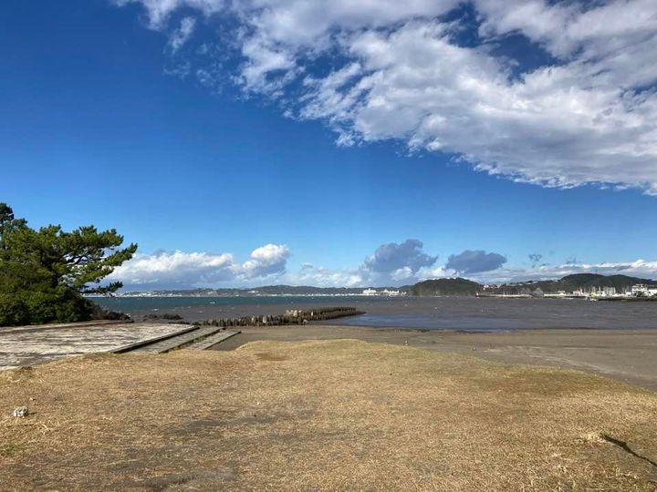 12月1日 朝の森戸海岸