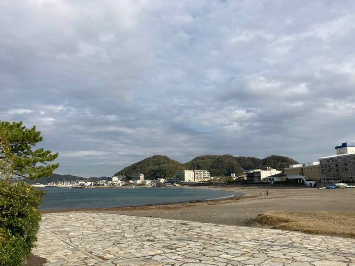 12月9日 朝の森戸海岸