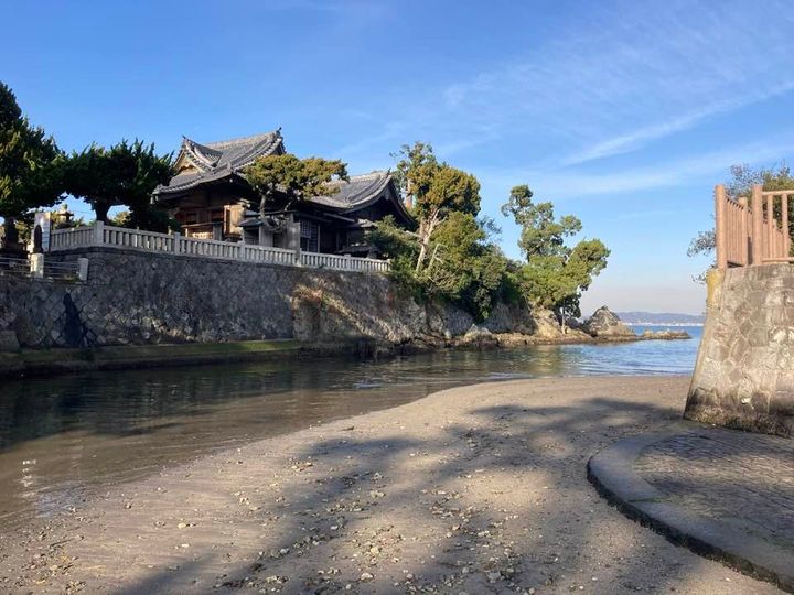 12月16日 朝の森戸海岸