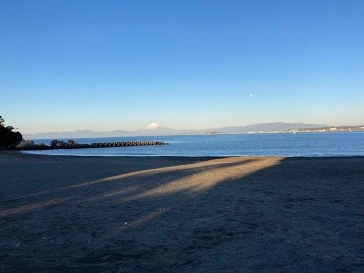 12月21日 朝の森戸海岸