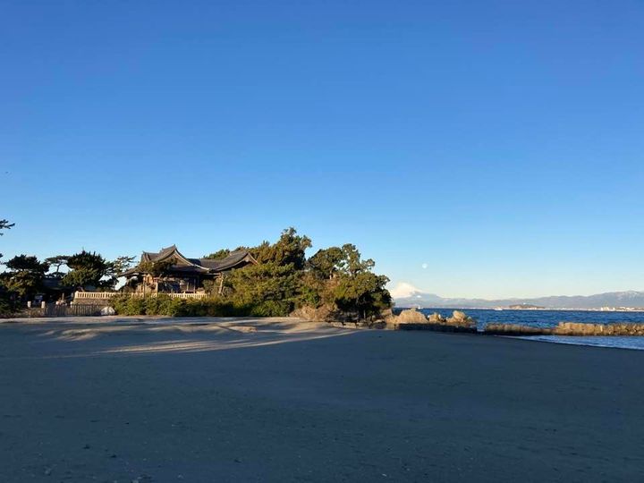 2月18日 朝の森戸海岸