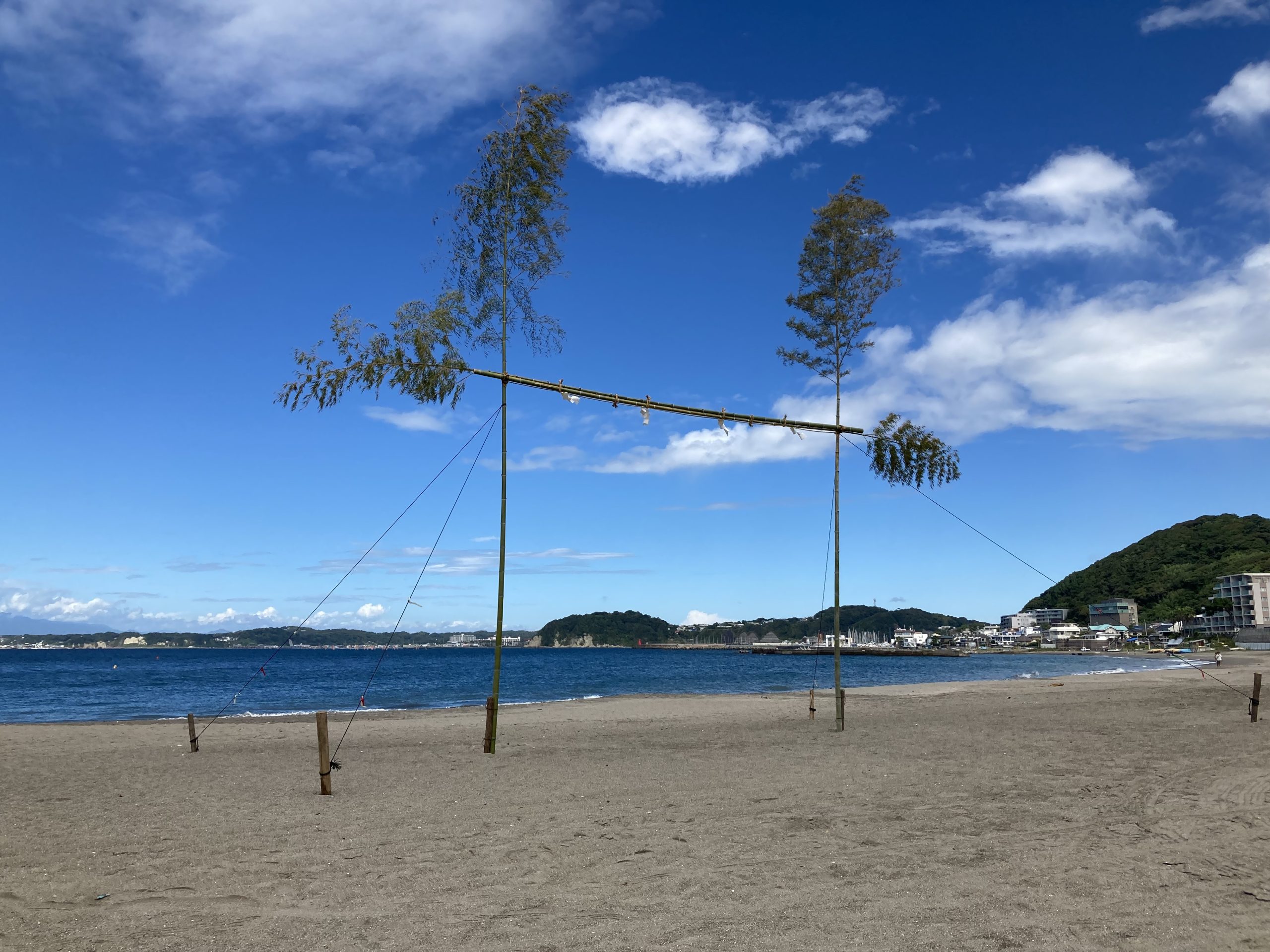 朝の森戸海岸